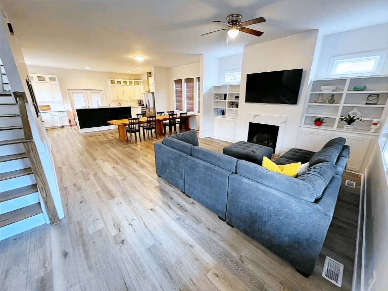 Vacation home with terrace in Raleigh, NC