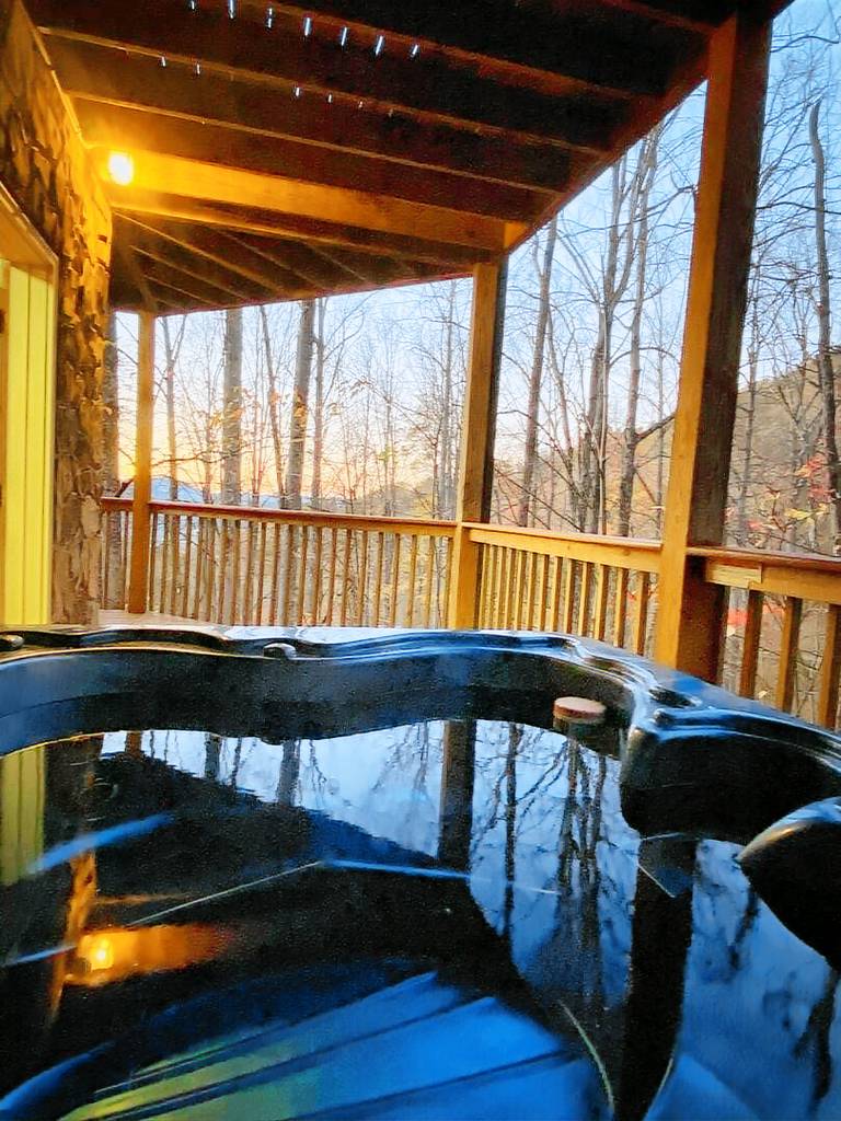 Welcome to Bearfeet Retreat, a pristine cabin in a quiet corner in the heart of Wears Valley. — photo 3