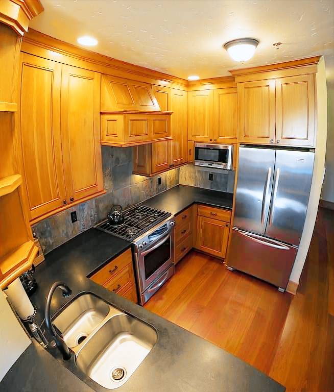 Condo  Astoria