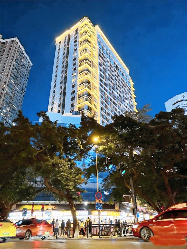 Serviced apartment with patio in Guangzhou