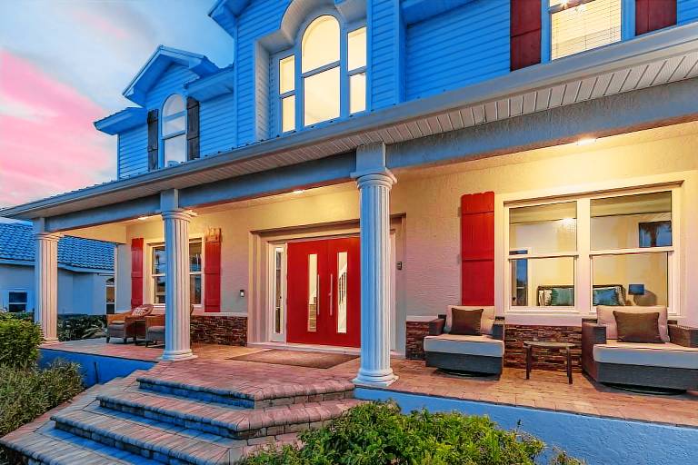 Family-friendly house with private pool, terrace & barbecue | Water view | Pets are welcome — photo 4