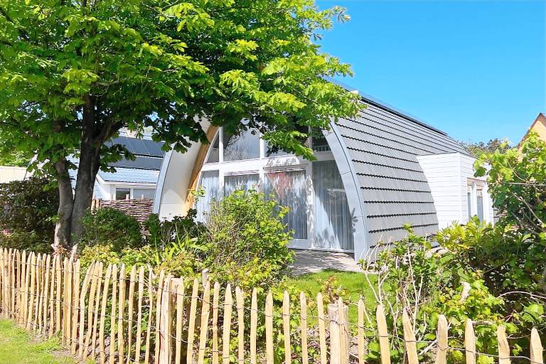 Beautiful vacation home with yard, terrace & hot tub | Pets are welcome — photo 2