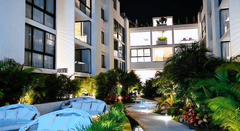 Pleasant holiday apartment with pool, jacuzzi & patio | Next to the beach | Pets are welcome — photo 2
