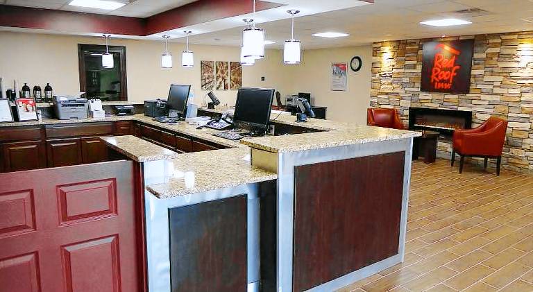 Red Roof Inn Indianapolis - Castleton — photo 3