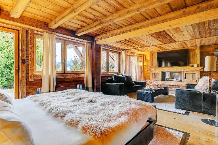 Chalet with hot tub, grill & private pool | Mountain view | Suitable for remote work — photo 4