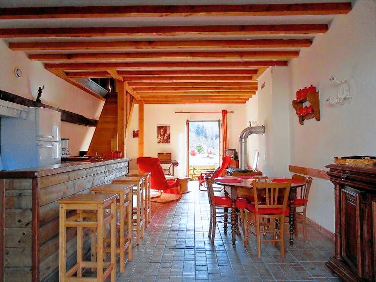 Gite with terrace, yard & grill — photo 4