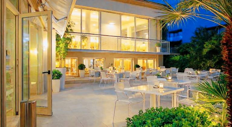 HOTEL TRIONFAL - Fronte Mare - Vicinissimi al Centro — photo 3