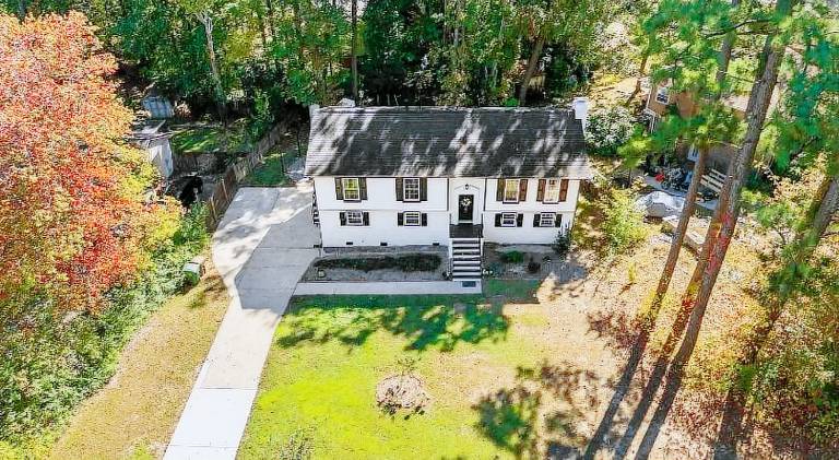 Vacation home with 2 rooms for 12 persons in Cary, NC