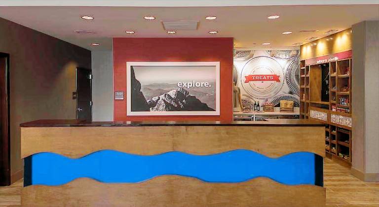 Hampton Inn & Suites Asheville Biltmore Village — photo 5