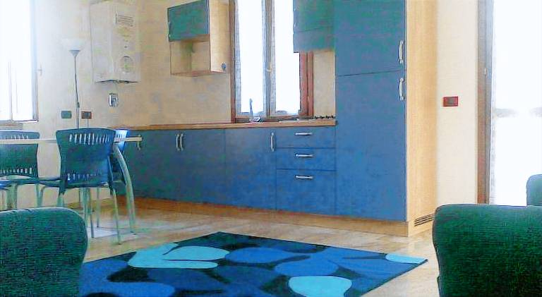 Serviced apartment with patio & garden — photo 3