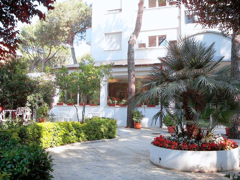 Familienfreundliches wunderschönes Apartment mit Whirlpool und Garten | Perfekt für die Arbeit von Zuhause