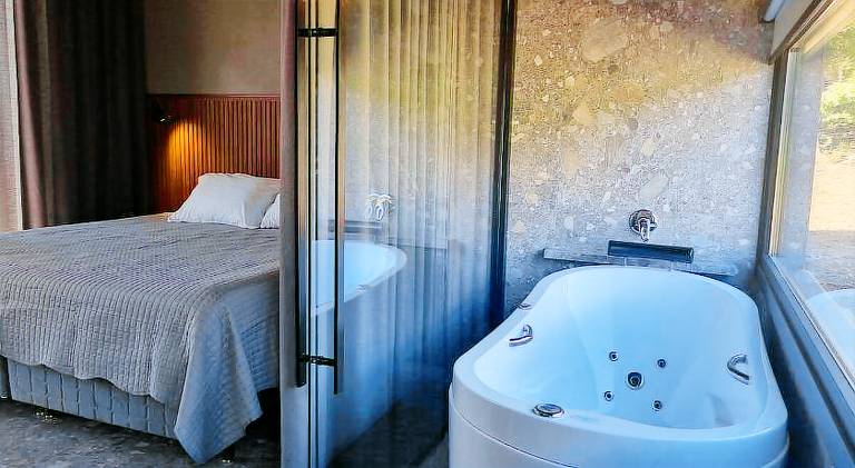 Villa with hot tub in Garibaldi