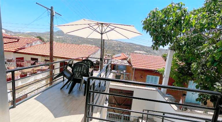 Charming vacation home with patio | Pet-friendly — photo 5