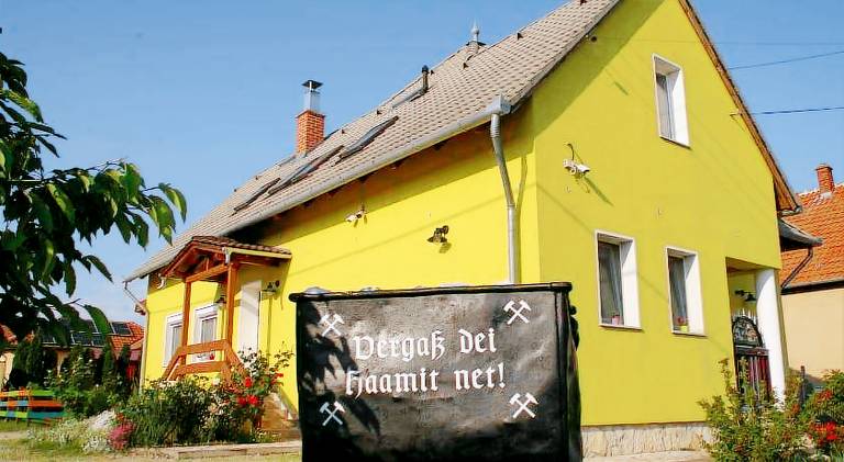 Apartment with 4 rooms for 9 persons in Gyor