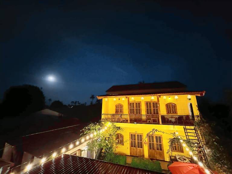 Vacation home with garden, pool & patio | Dogs allowed in Hue