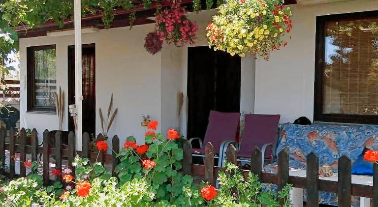 House with barbecue, terrace & garden — photo 4