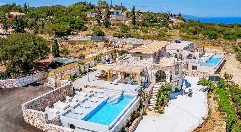 Fully equipped villa with yard, terrace & grill | Good for workation | Pets allowed in Zakynthos