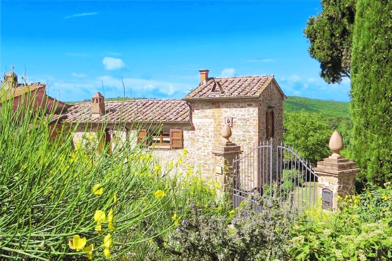 Villa with BBQ, private pool & garden | Good for workation — photo 2