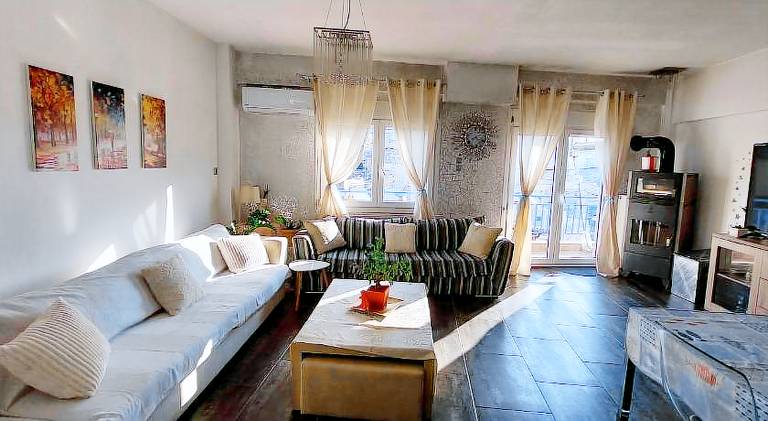 Rental apartment with patio in Kavala