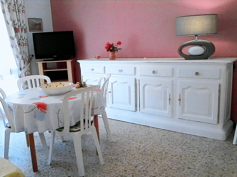 Family-friendly rental apartment with yard | Garden view | Beach nearby | Dogs allowed — photo 3