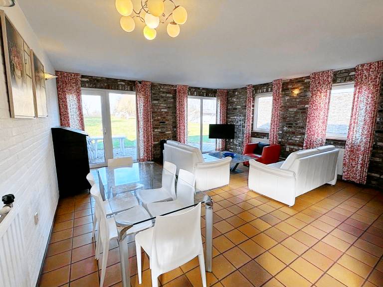 Charming vacation home with terrace | Pets allowed — photo 2