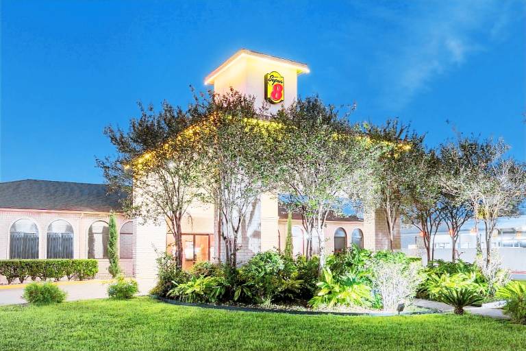 Super 8 By Wyndham San Antonio At I 10