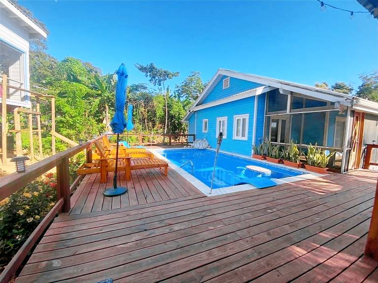 Casa West Bay
