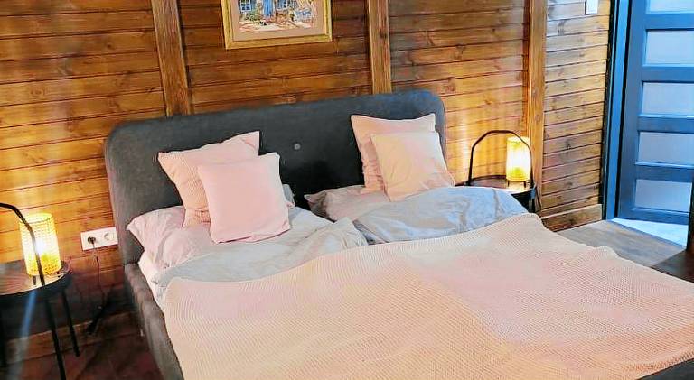 Chalet with patio | Dogs allowed — photo 2
