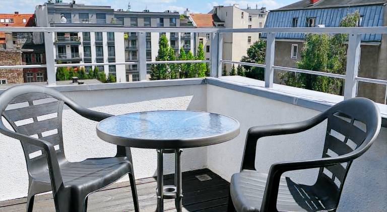 Holiday apartment with terrace & yard — photo 5