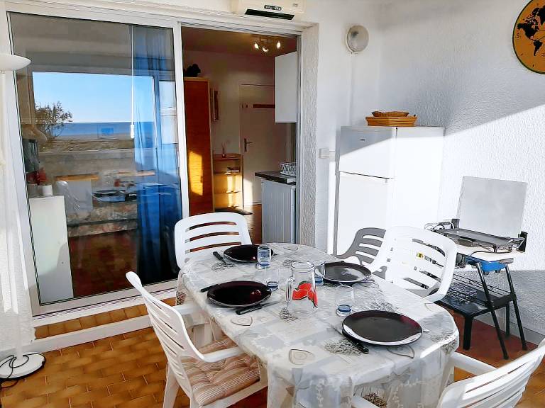 Studio cabin in Port Leucate, 4 pers, pets allowed, parking, direct beach access — photo 5