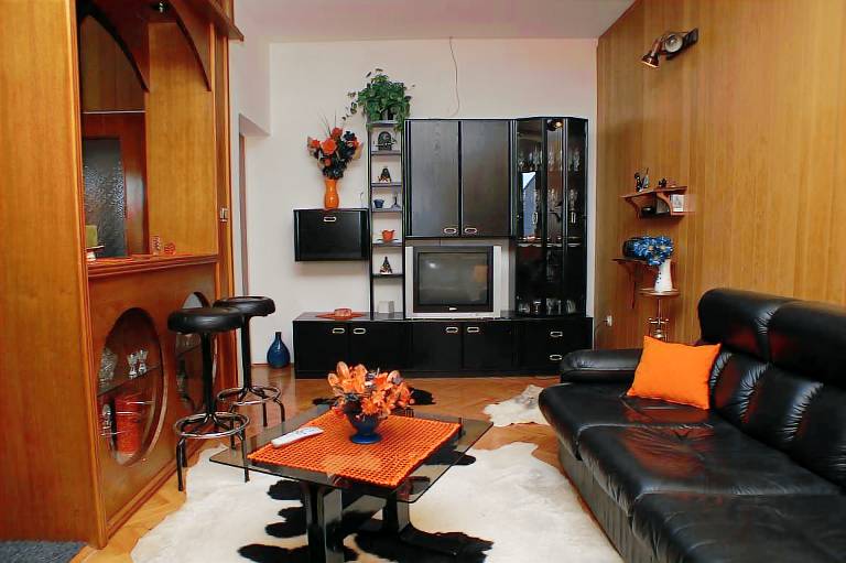 Apartment with yard & patio | Sea view — photo 2