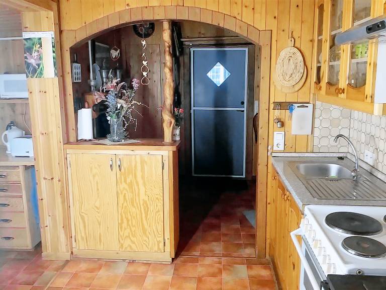 Lovely vacation home with BBQ & sauna | Mountain view | Pets are welcome — photo 2