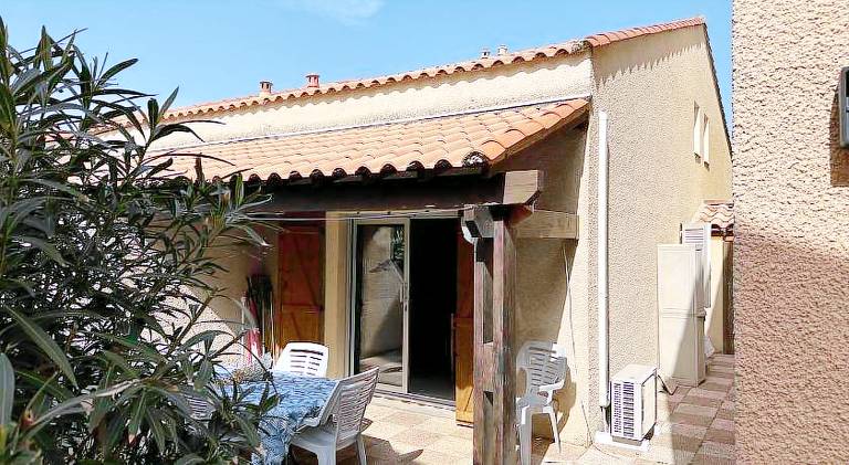 Holiday apartment with 1 room for 7 persons in Narbonne