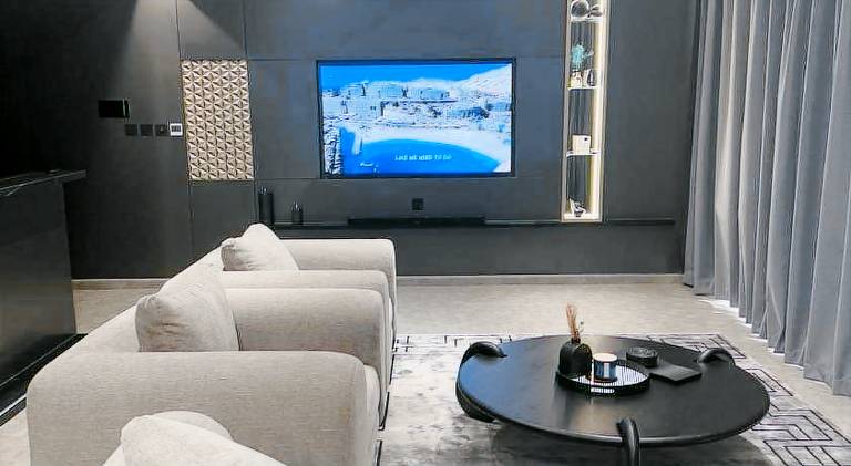 Luxury 2BR Close to Sheikh Zayed Rd, Prime Location, Burj View Opposite Metro — photo 4