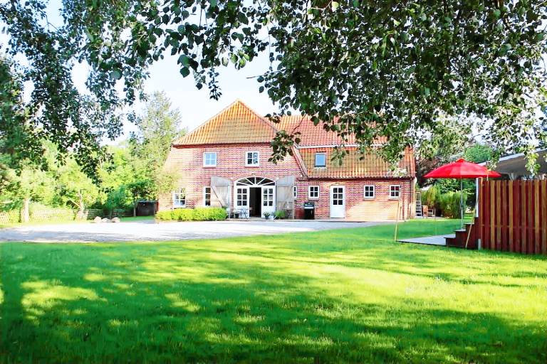 Vacation home with terrace, sauna & BBQ | Suitable for remote work in Heiligenhafen
