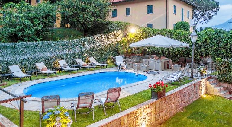 Villa with pool — photo 5