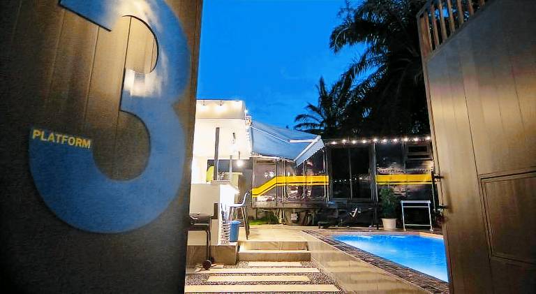 Villa with pool — photo 4