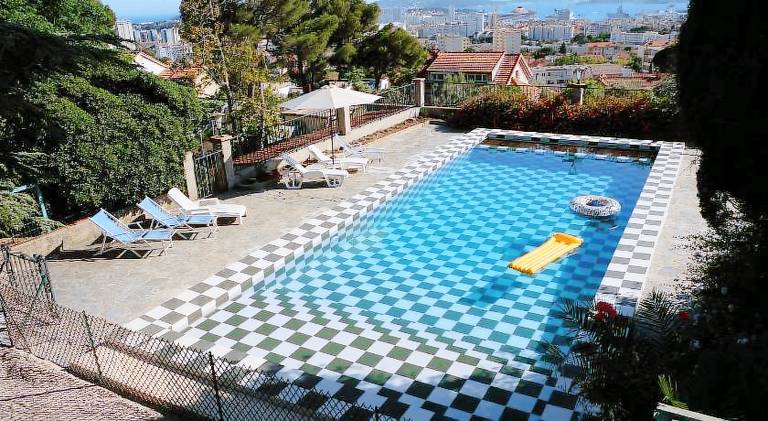 Pleasant holiday apartment with garden, private pool & patio | Perfect for remote work | Pet-friendly in La Valette-du-Var