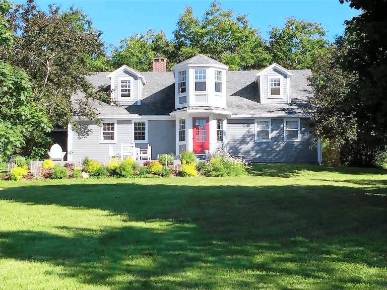 House  Mahone Bay
