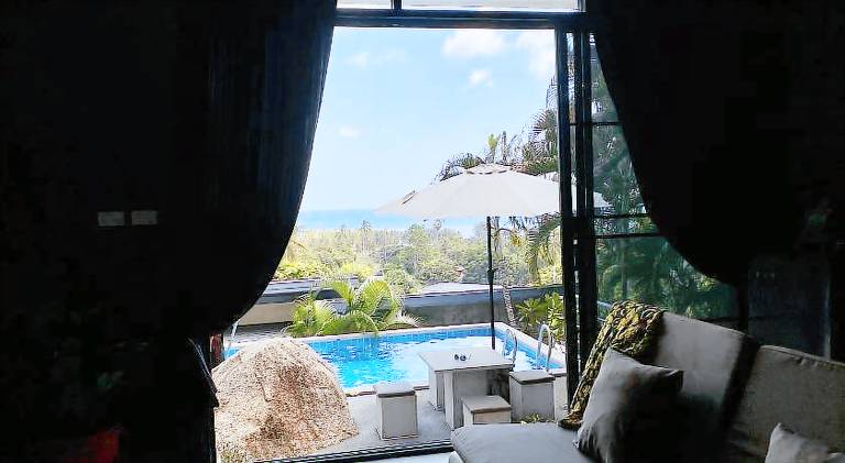 Villa with pool — photo 2