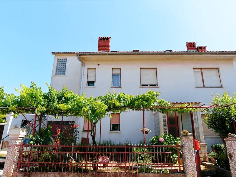 Apartment with terrace & grill — photo 2