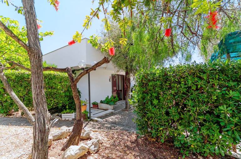 House with barbecue, garden & terrace | Panoramic view in Mattinata