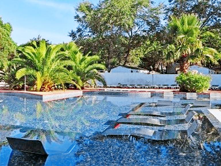 Mobile home with heated pool & terrace — photo 3