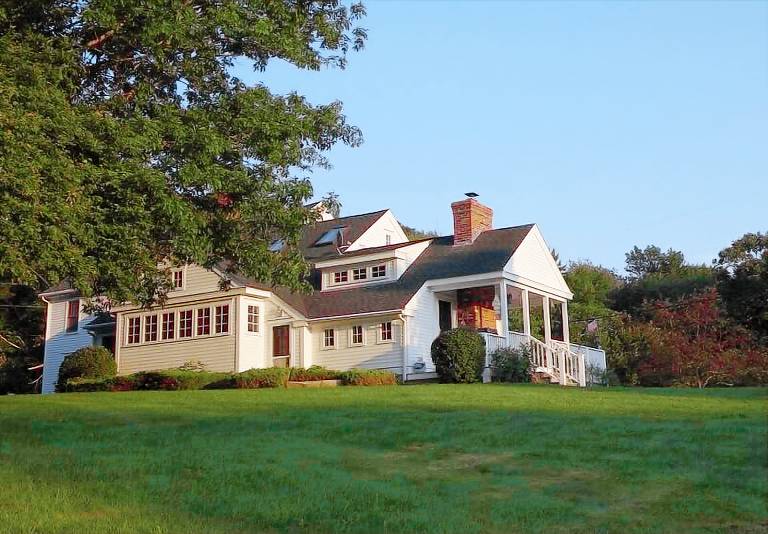 House  Saunderstown