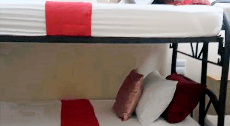 Flor de Katty Hostel Airport