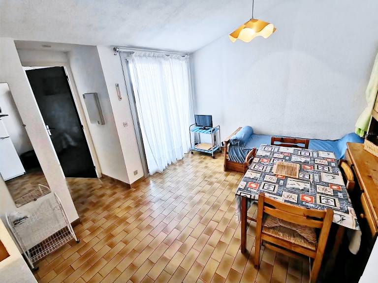 Apartment with 1 room for 4 persons — photo 3