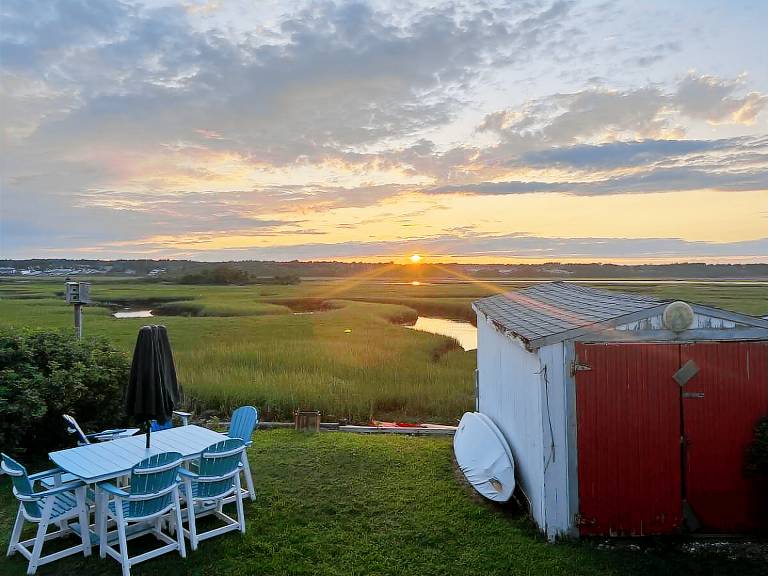 Sea Esta - 4 Bedroom cottage with best spot in Wells Beach in Wells, ME