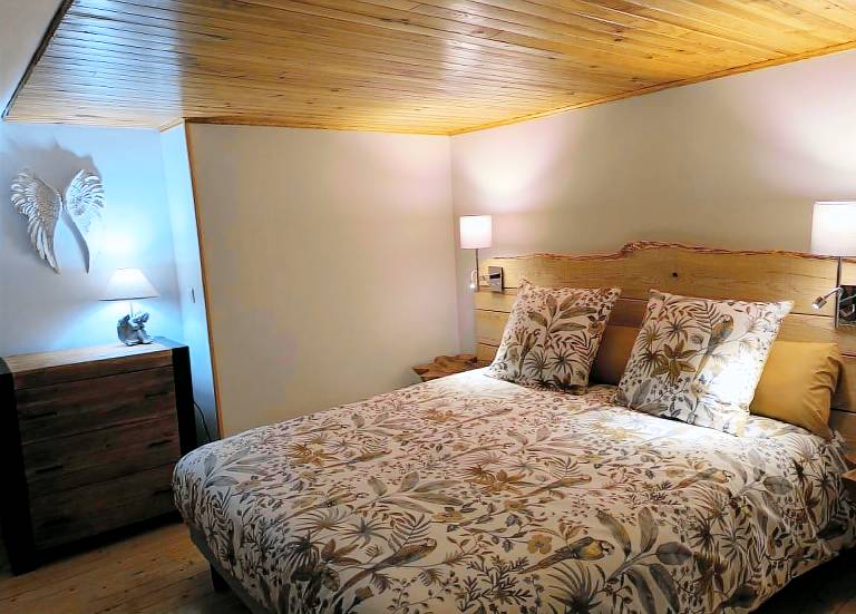 Bed and Breakfast 'Chambre Uriël' with Mountain View, Wi-Fi and Air Conditioning — photo 4