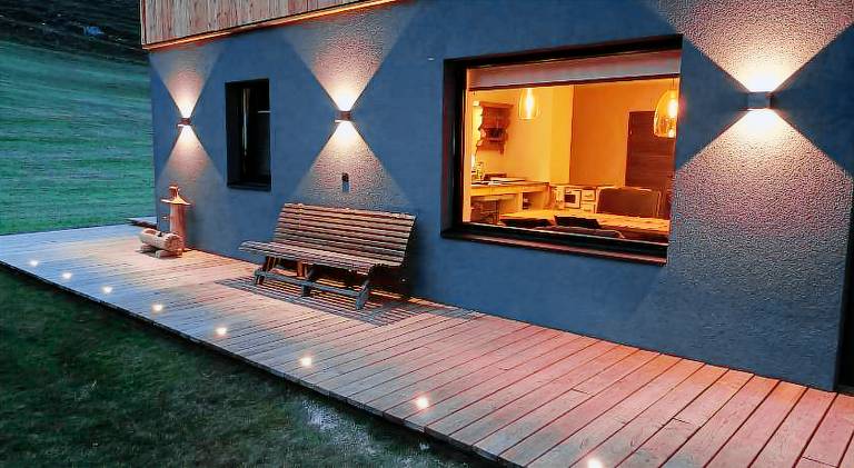 Rental apartment with grill, patio & yard — photo 2