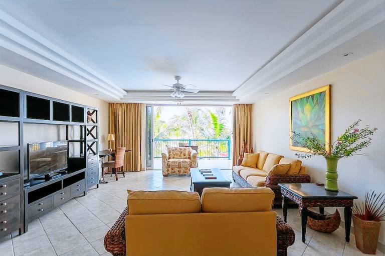 Condo The Bight Settlement